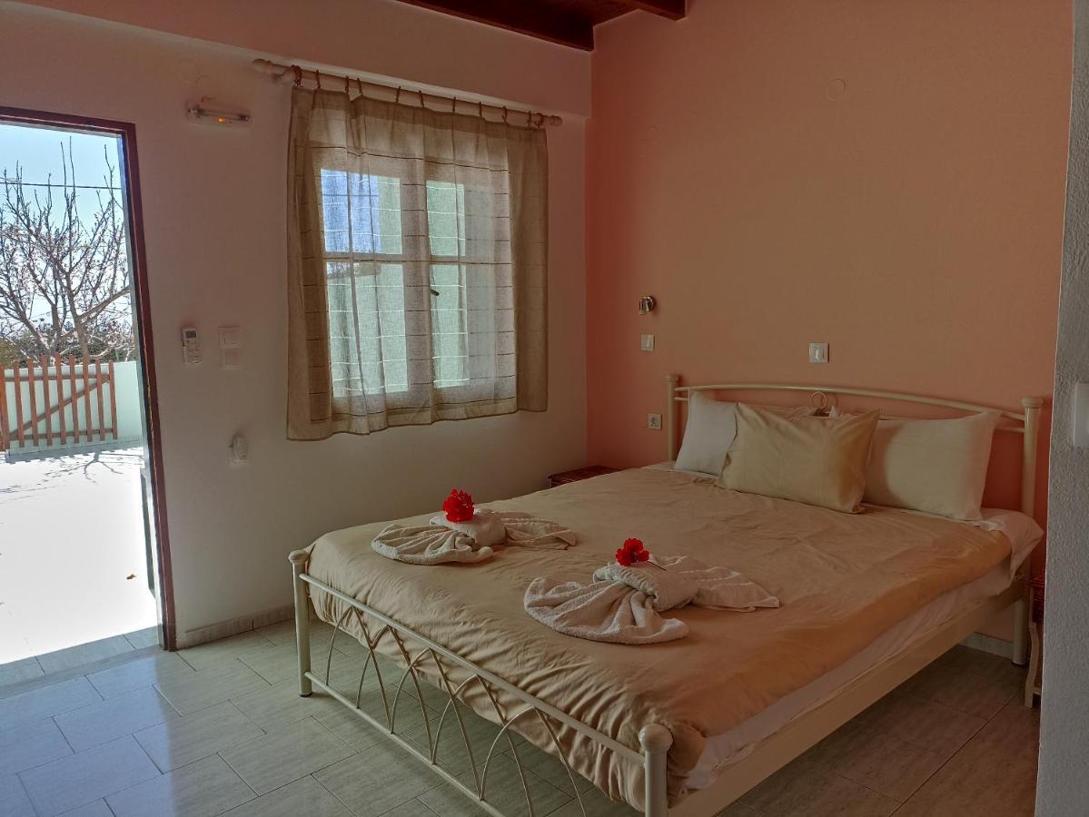 Zorbas Rooms Frangocastelo Exterior photo